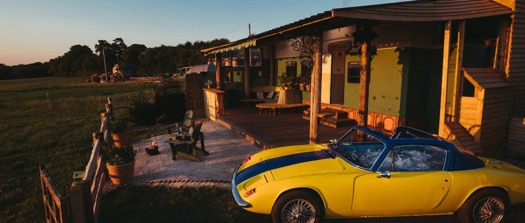 The Horse Box and Lotus Spa - glamping with hot tubs in Hampshire The Horse Box and Lotus Spa - glamping with hot tubs in Hampshire